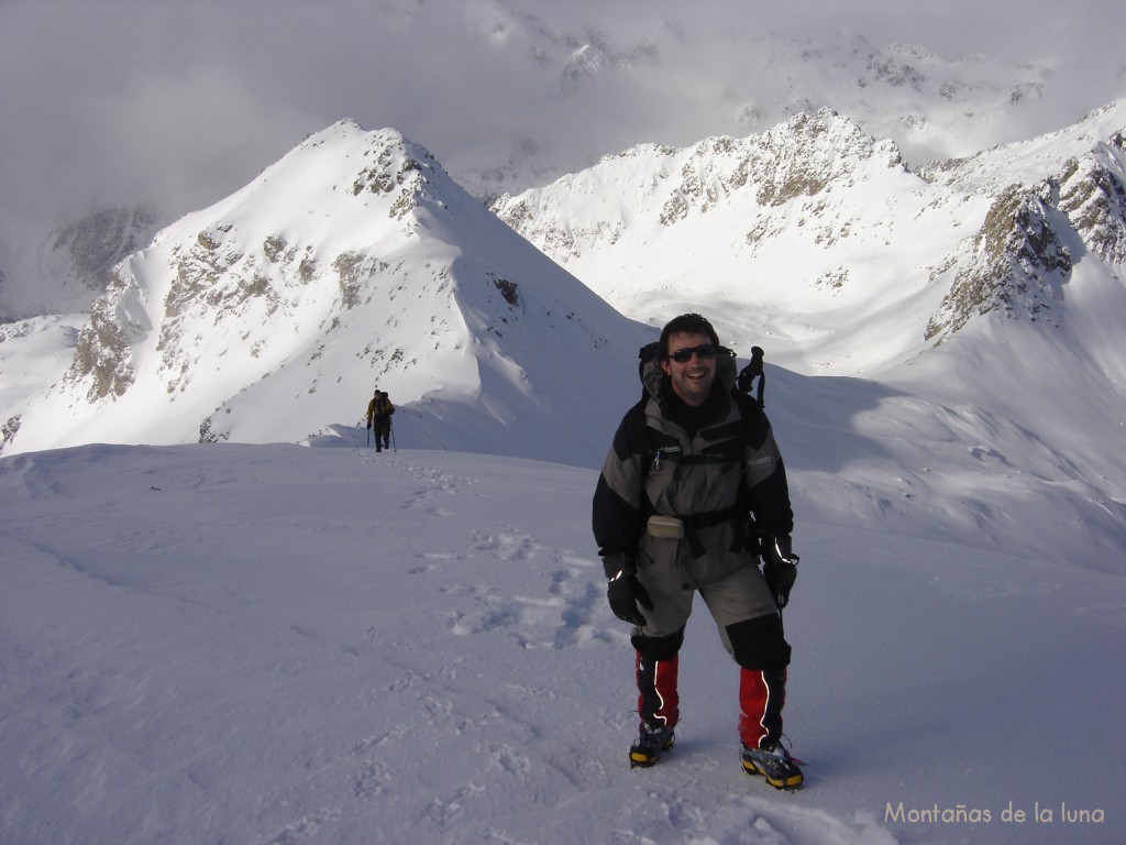 Joaquín en la cima del Pico de Bacías, 2.754